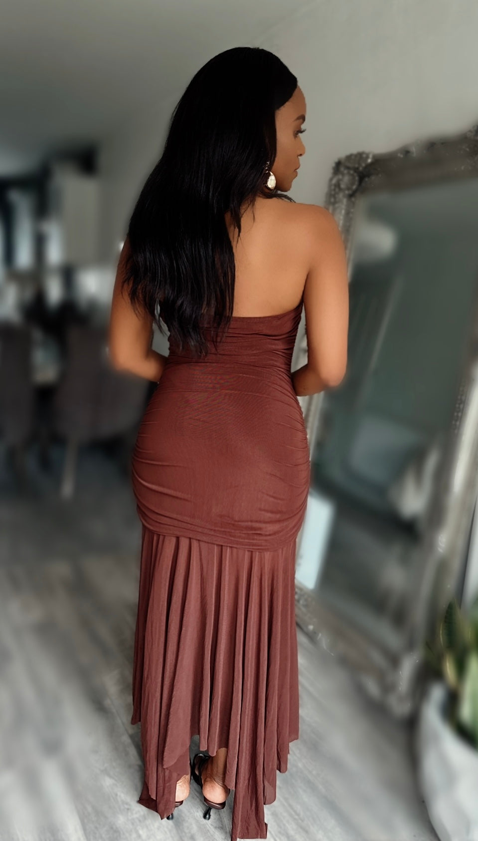 Elegant Sleeveless Flared Dress