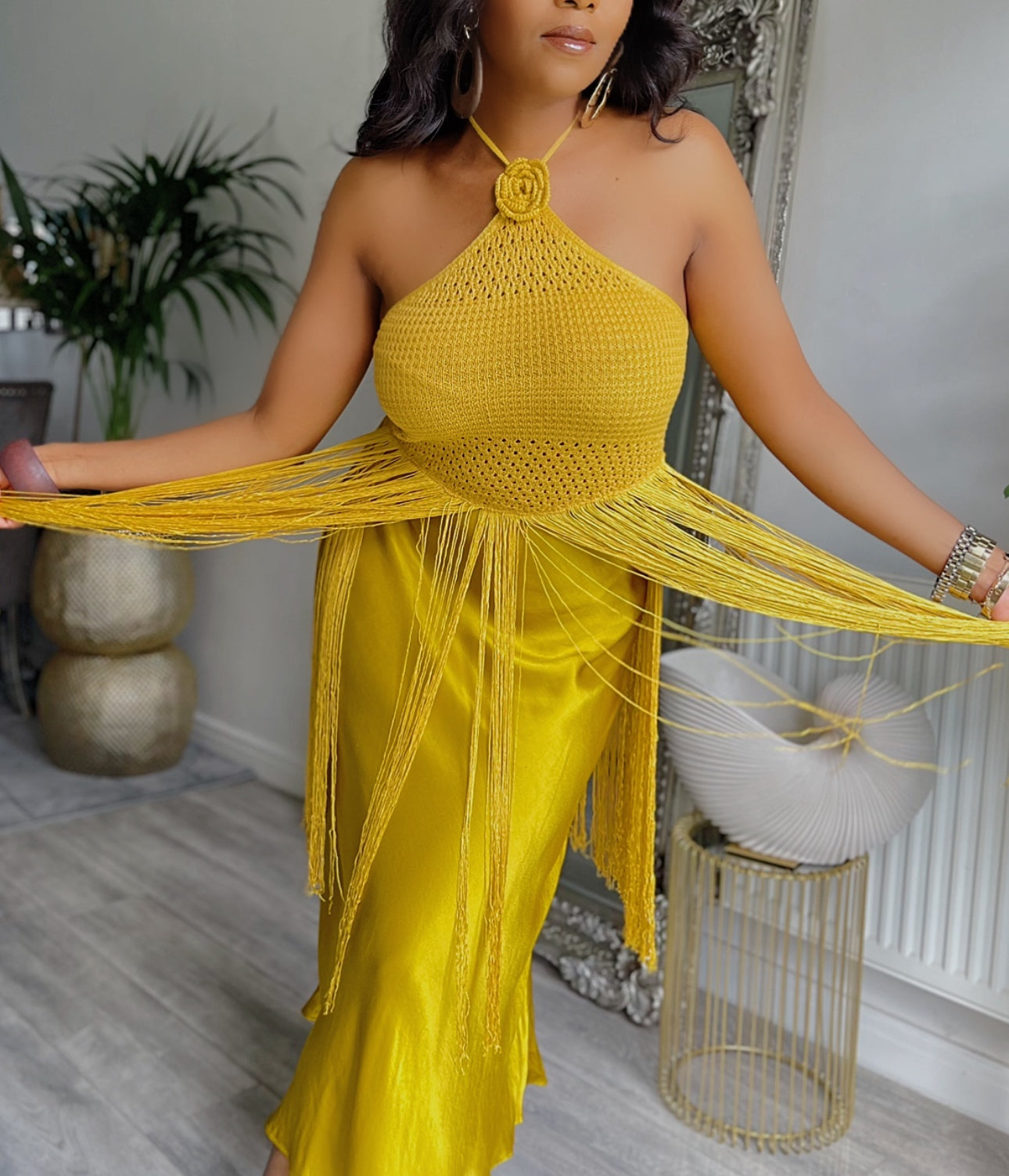 Flower Halter-neck Knitted Top With Tassels