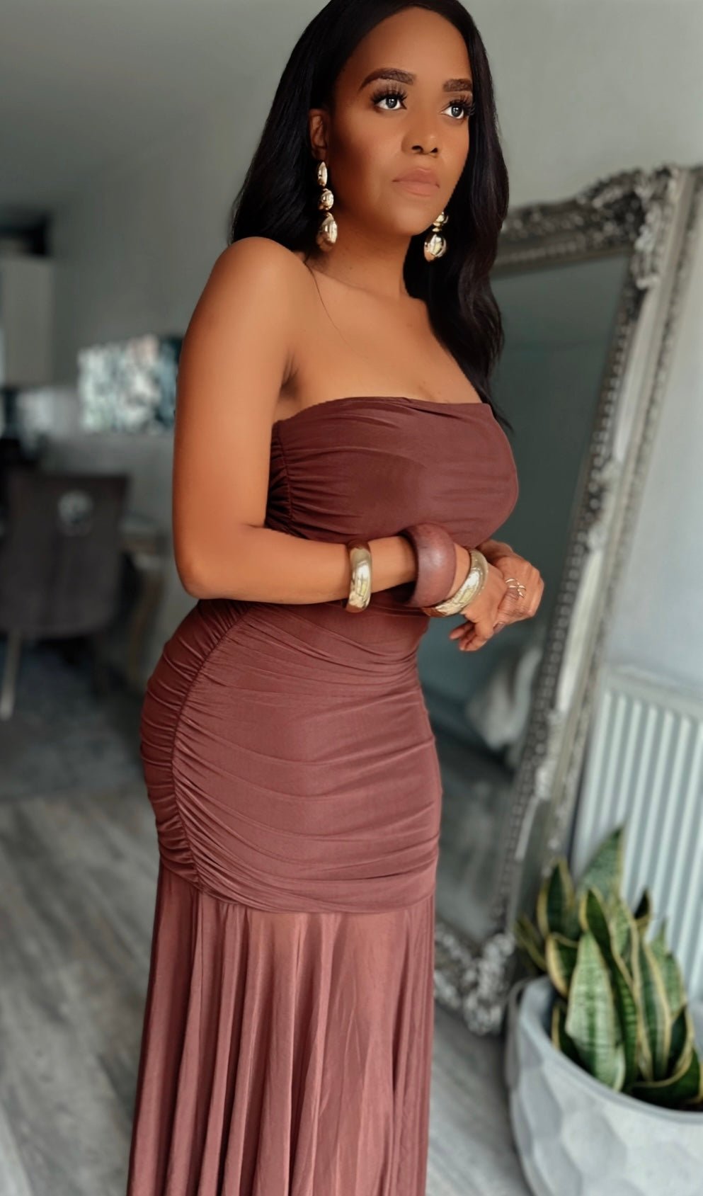 Elegant Sleeveless Flared Dress