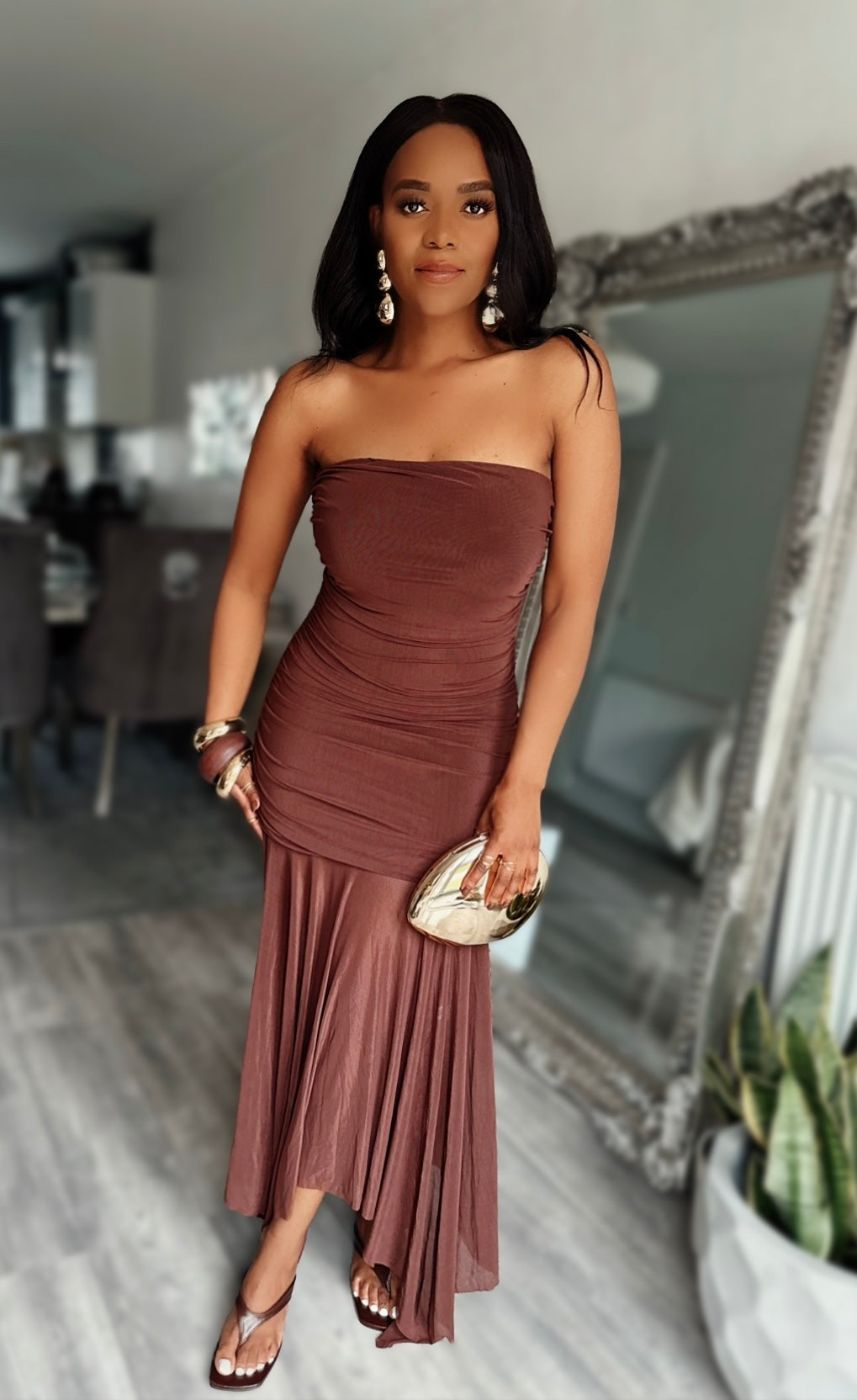 Elegant Sleeveless Flared Dress