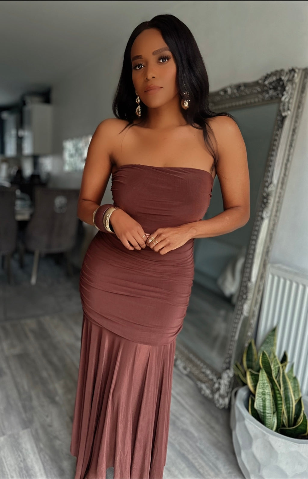 Elegant Sleeveless Flared Dress
