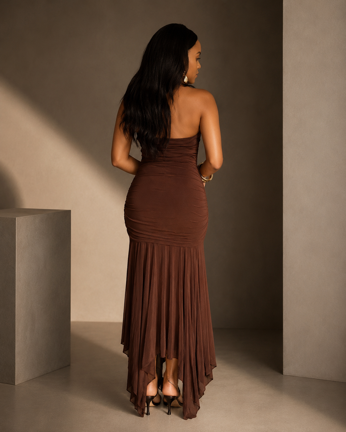 Elegant Sleeveless Flared Dress